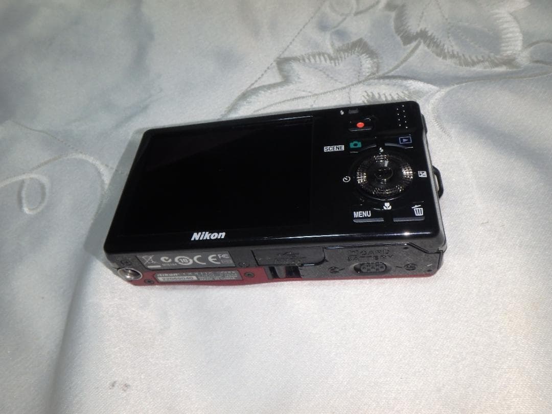 Nikon Compact Digital Cameras S6000 Coolpix