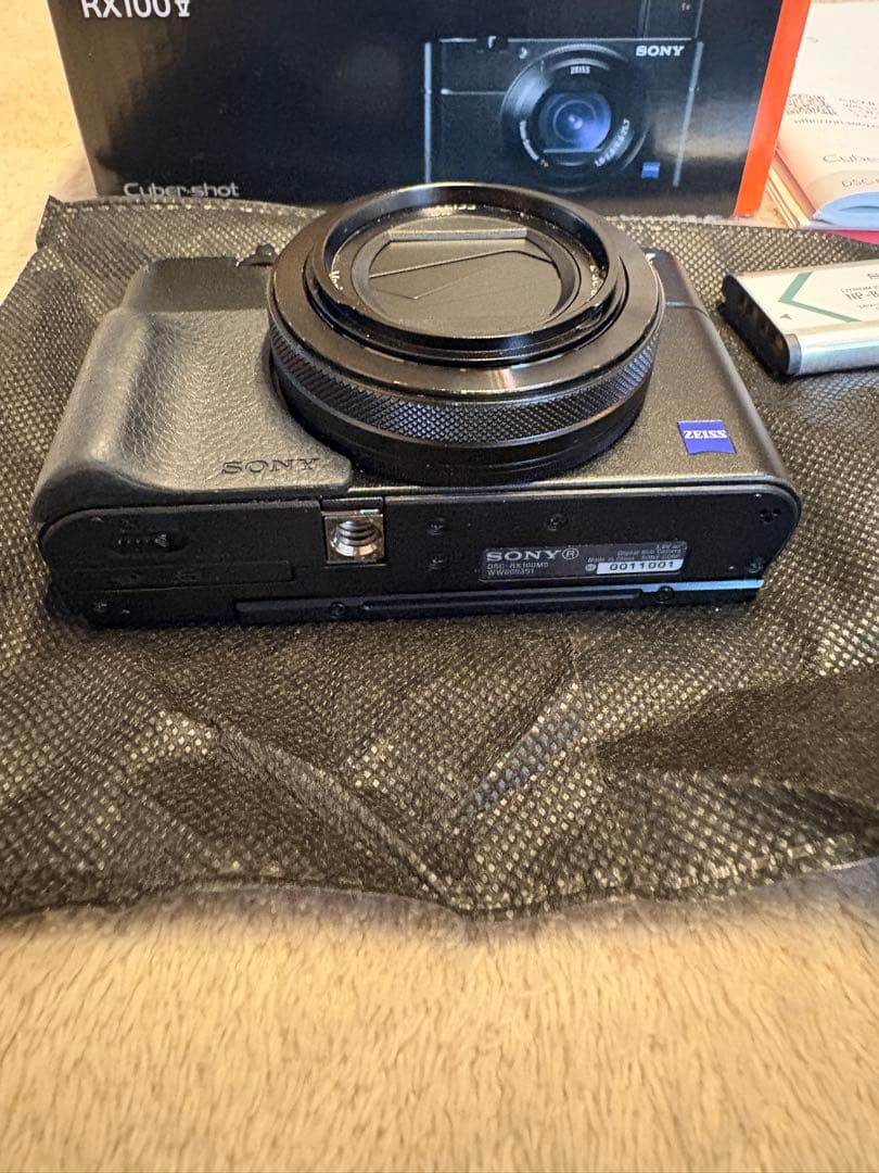 Sony Compact Digital Cameras Cyber-Shot Dsc-Rx100M5