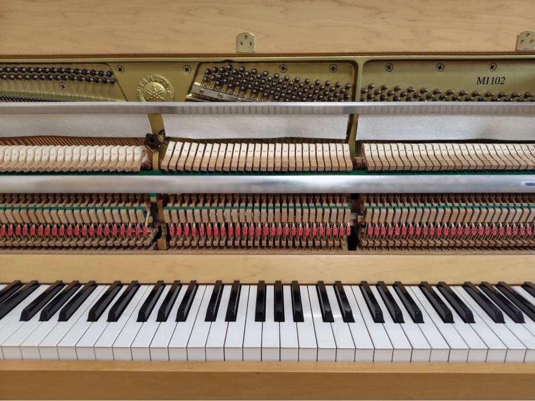 Yamaha Upright Pianos Ml102