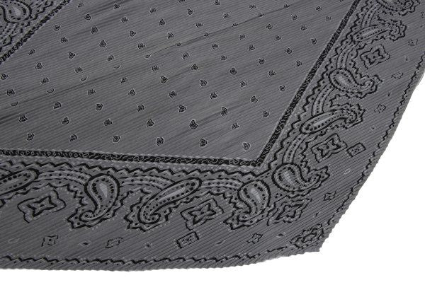 Issey Miyake Stall Shawl