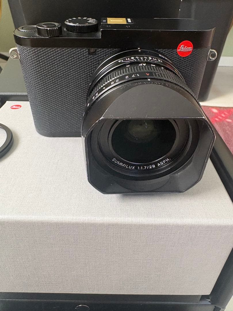 Leica Compact Digital Cameras Q2