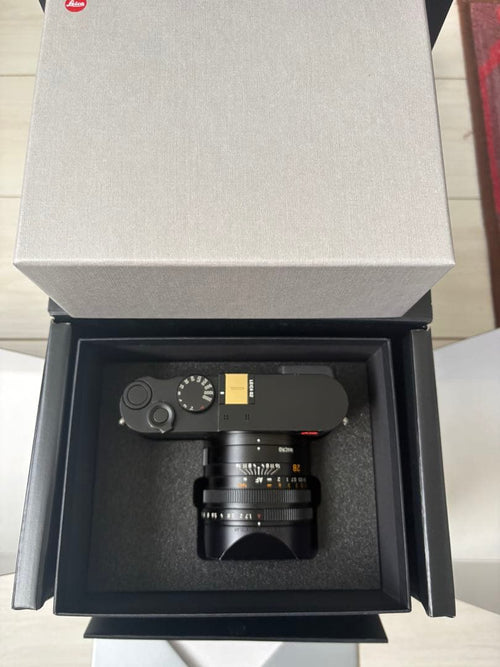 Leica Compact Digital Cameras Q2