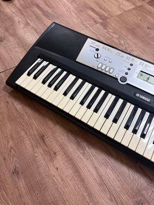 Yamaha Keyboard Electronic Piano Psr-E203