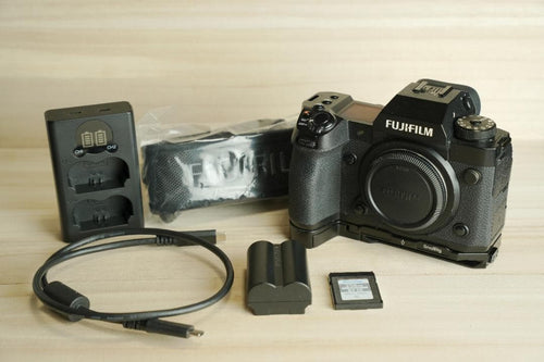 Fujifilm Mirrorless Interchangeable Lips X-H2 Cftypeb