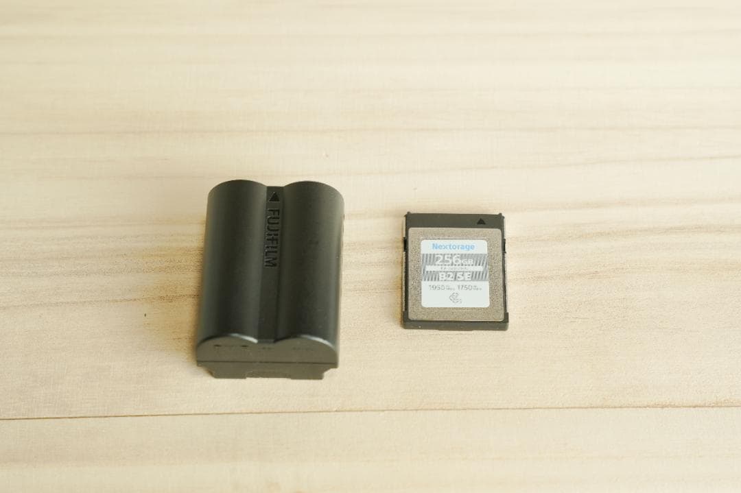 Fujifilm Mirrorless Interchangeable Lips X-H2 Cftypeb