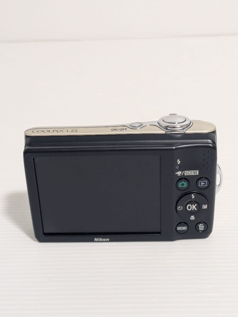 Nikon Compact Digital Camera Coolpix L22 3