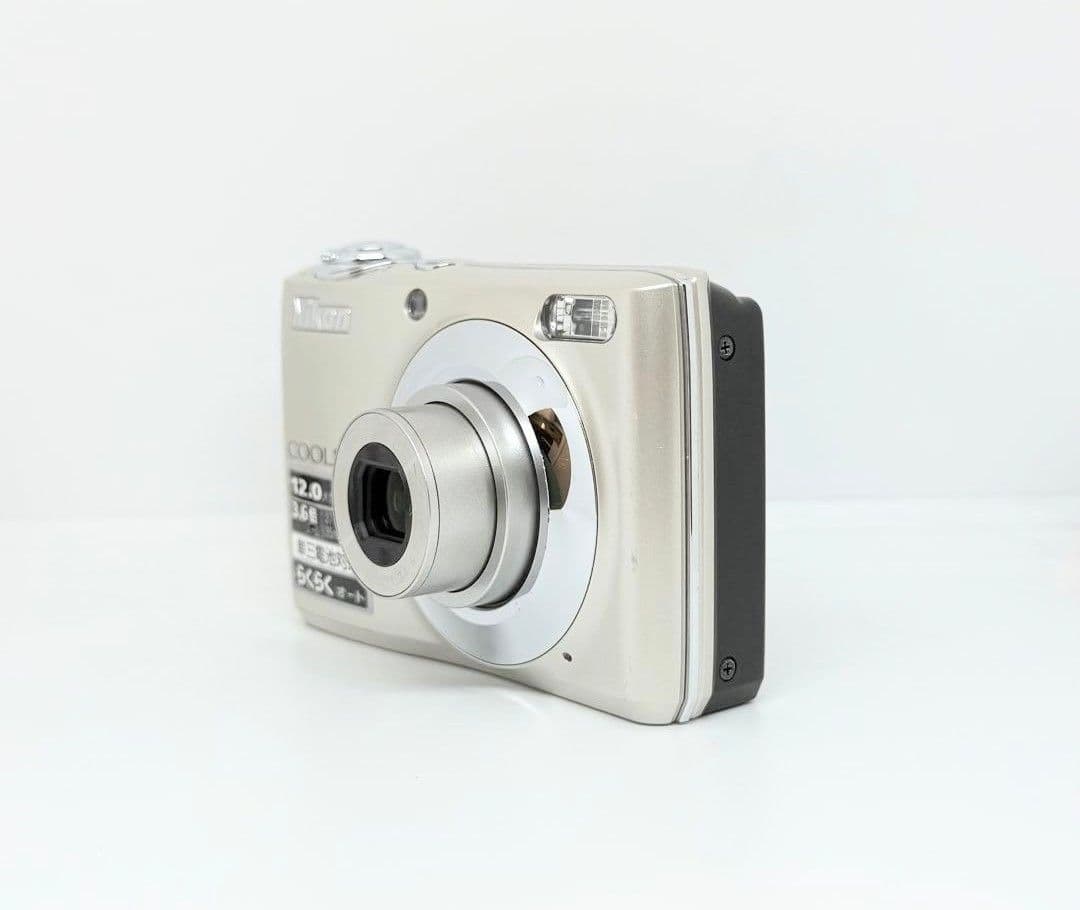 Nikon Compact Digital Camera Coolpix L22 3