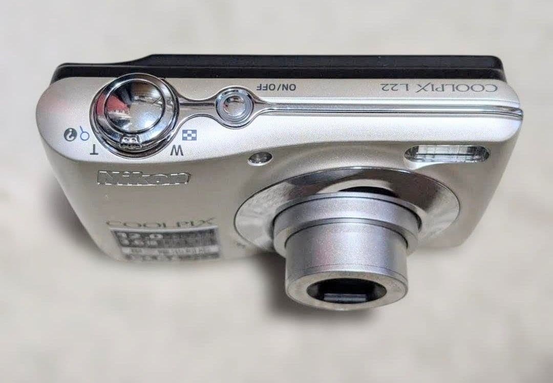Nikon Compact Digital Camera Coolpix L22 3