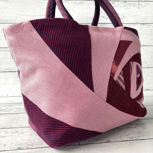 Giemon Tote Bags