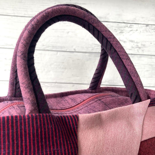 Giemon Tote Bags