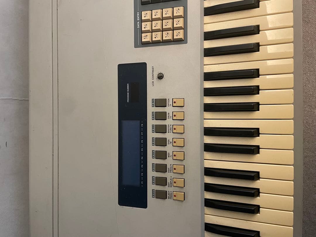 Akai Professional Samplers S1000Kb