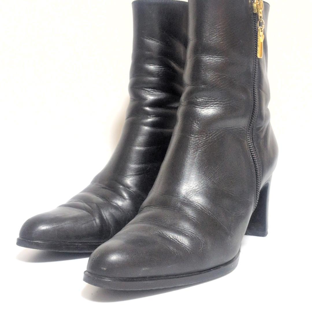 Yves Saint Laurent Others 35