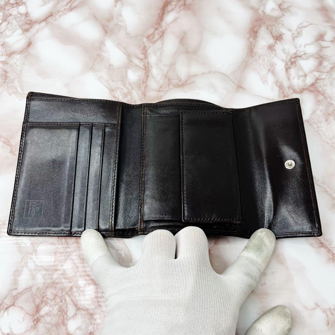 Fendi Bifold Wallets 45