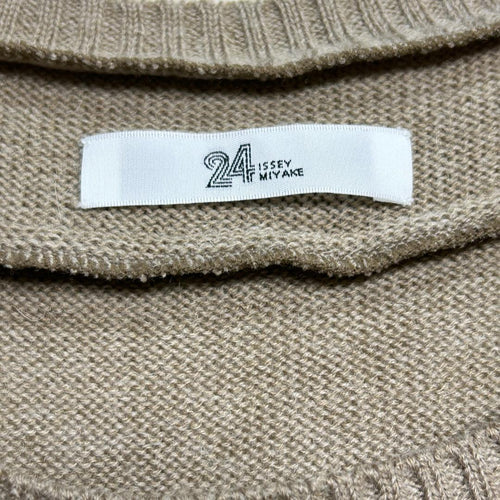 Issey Miyake Sleeveless 24