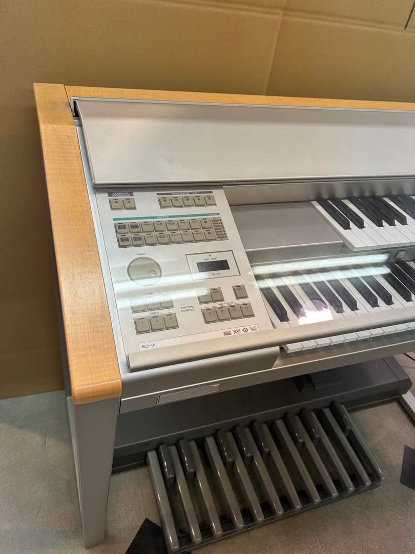 Yamaha Electronic Organs Electone Els-01 2004
