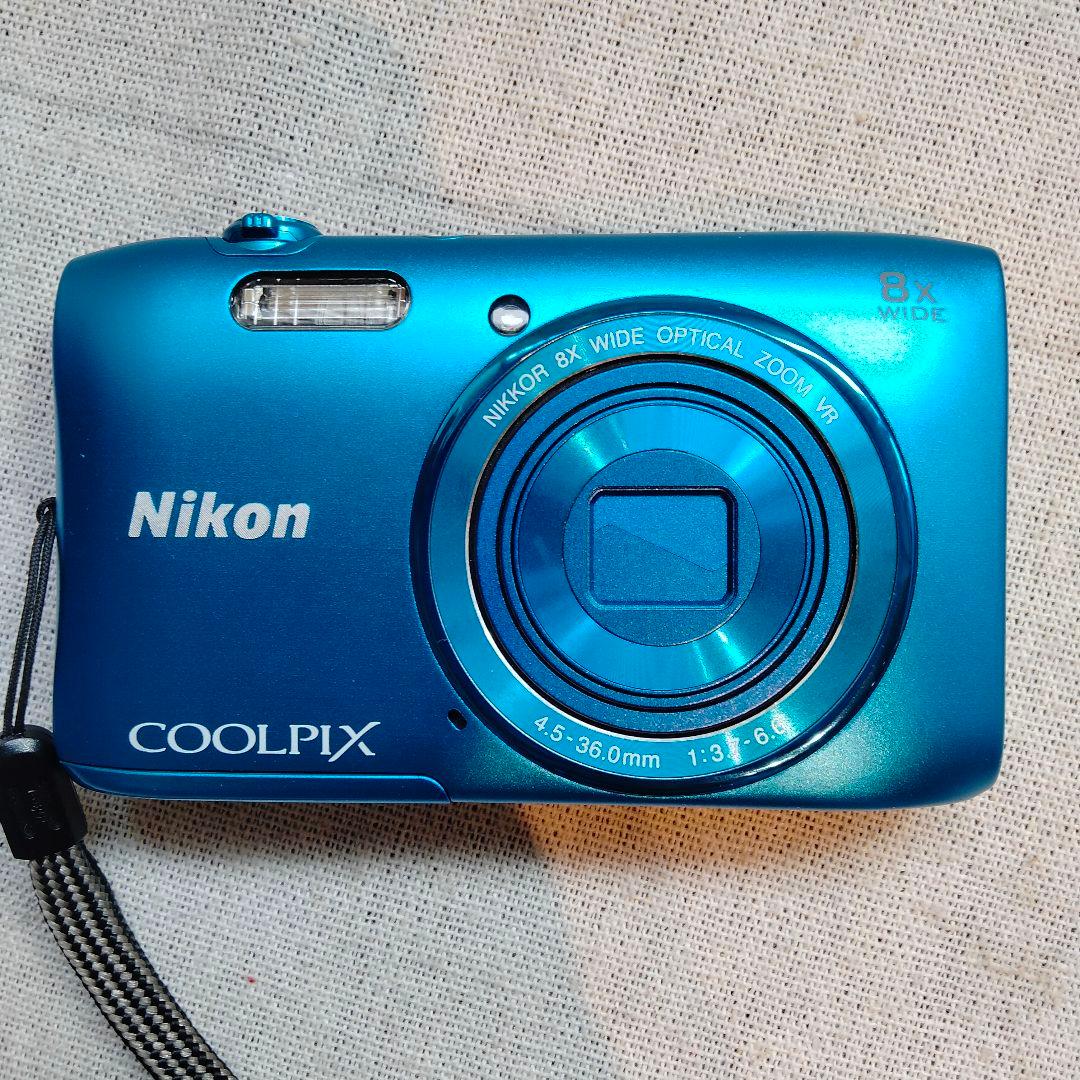 Nikon Compact Digital Camera Coolpix