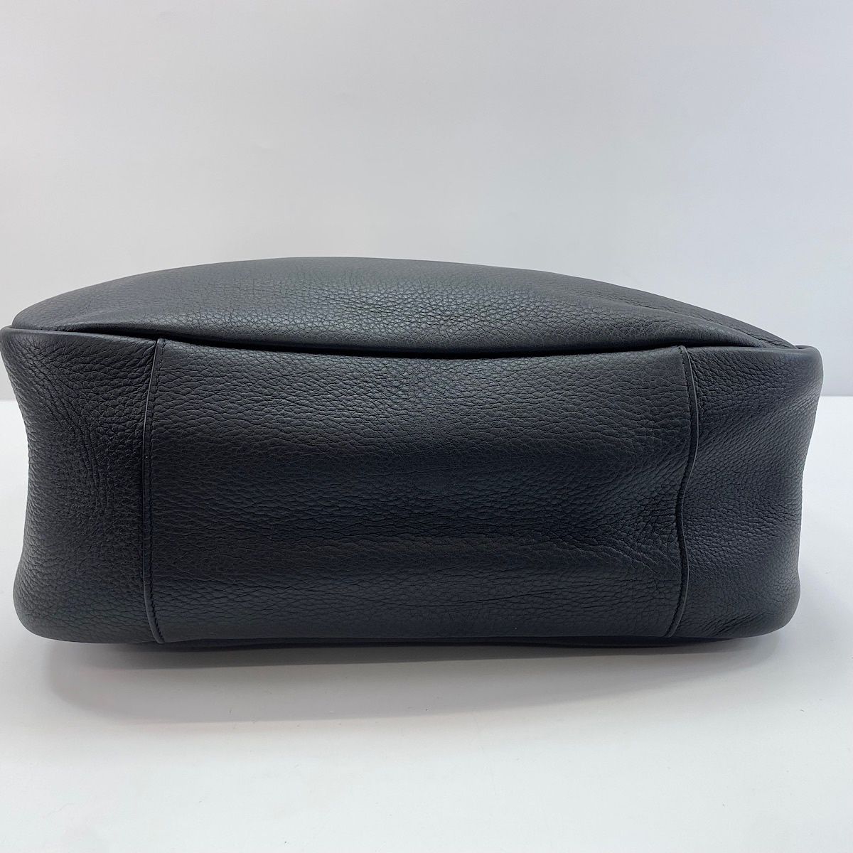 Yves Saint Laurent Shoulder Bag
