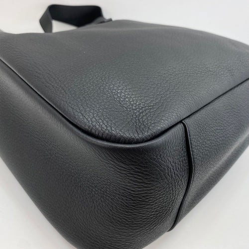 Yves Saint Laurent Shoulder Bag