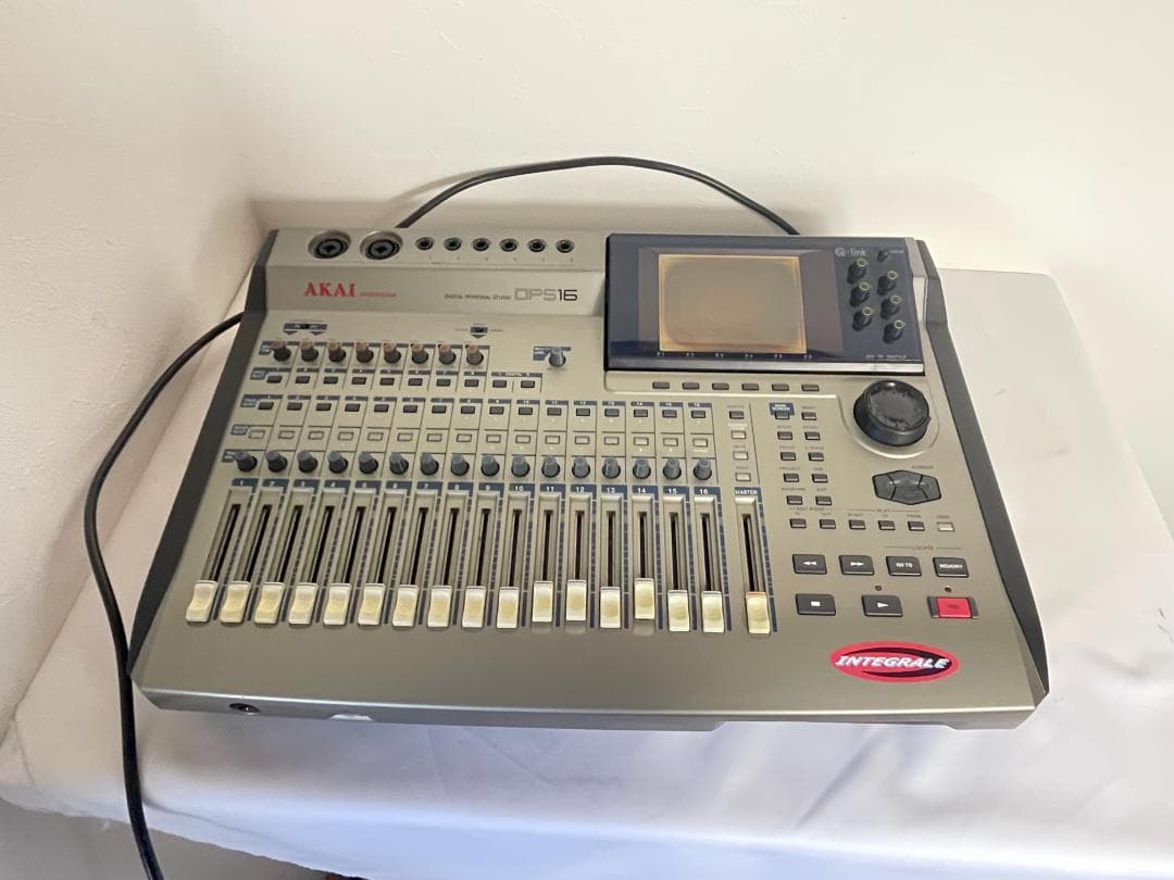 Multi -Track Recorder Akai Professional Dps 16 Mtr