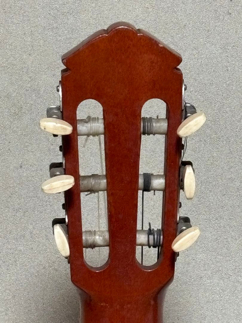 Classical Guitars Yamaha G-100D