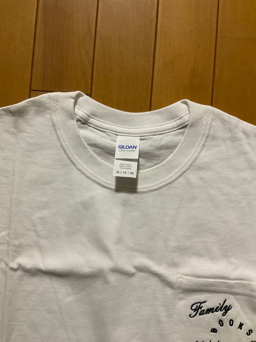 T -Shirt Family Bookstore T-Shirt L