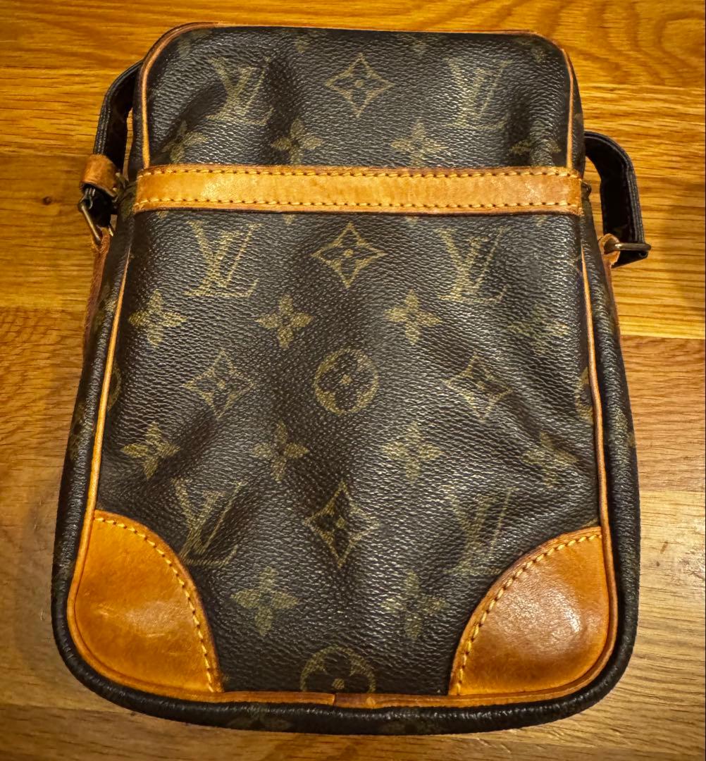 Louis Vuitton Shoulder Bags