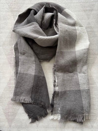 Tomorrowland Stoles Shawls Plaidie