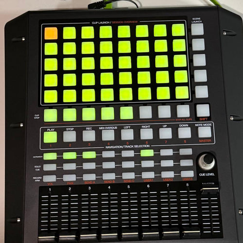 Akai Professional Midi Keyboard Pad Apc20