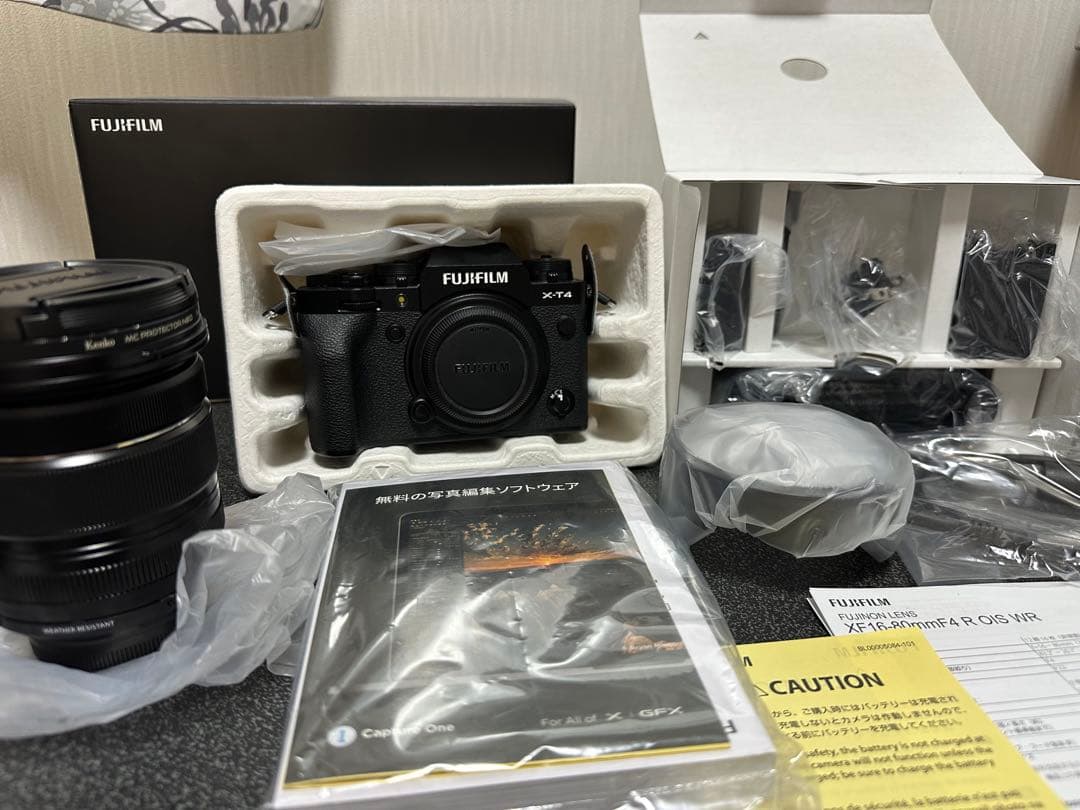 Fujifilm Mirrorless Interchangeable Lips X-T4 16-80Mm
