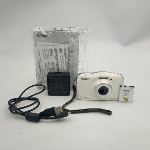 Nikon Compact Digital Camera Coolpix S33 White