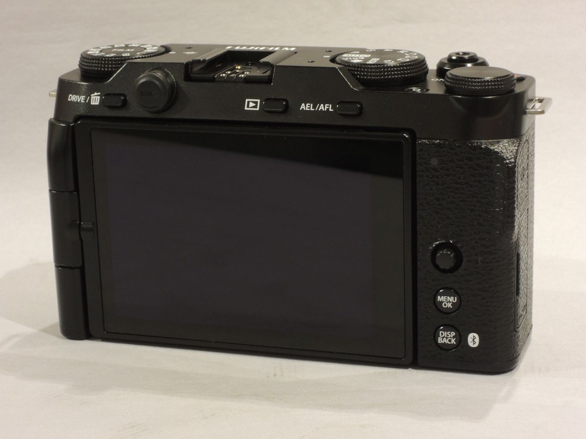 Mirrorless Interchangeable Lips X-M5