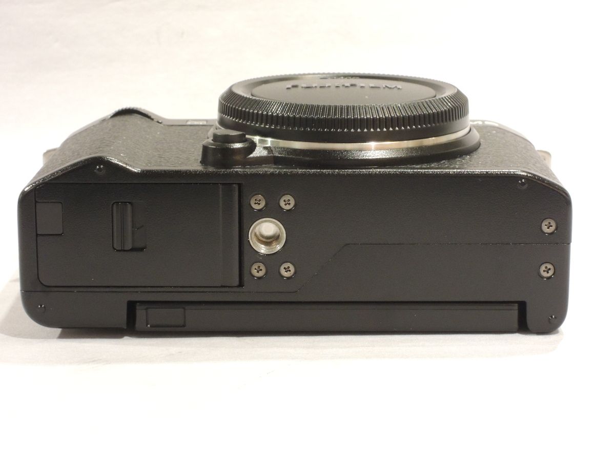 Mirrorless Interchangeable Lips X-M5