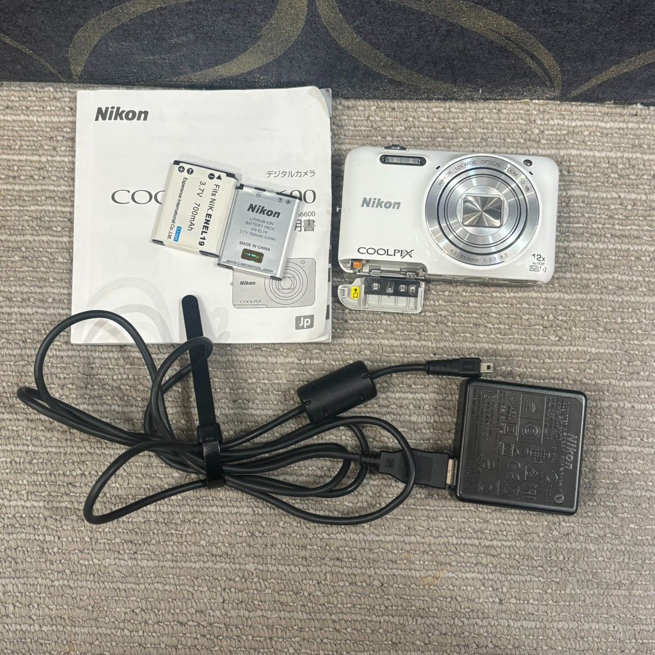 Compact Digital Camera Nikon S6600 1