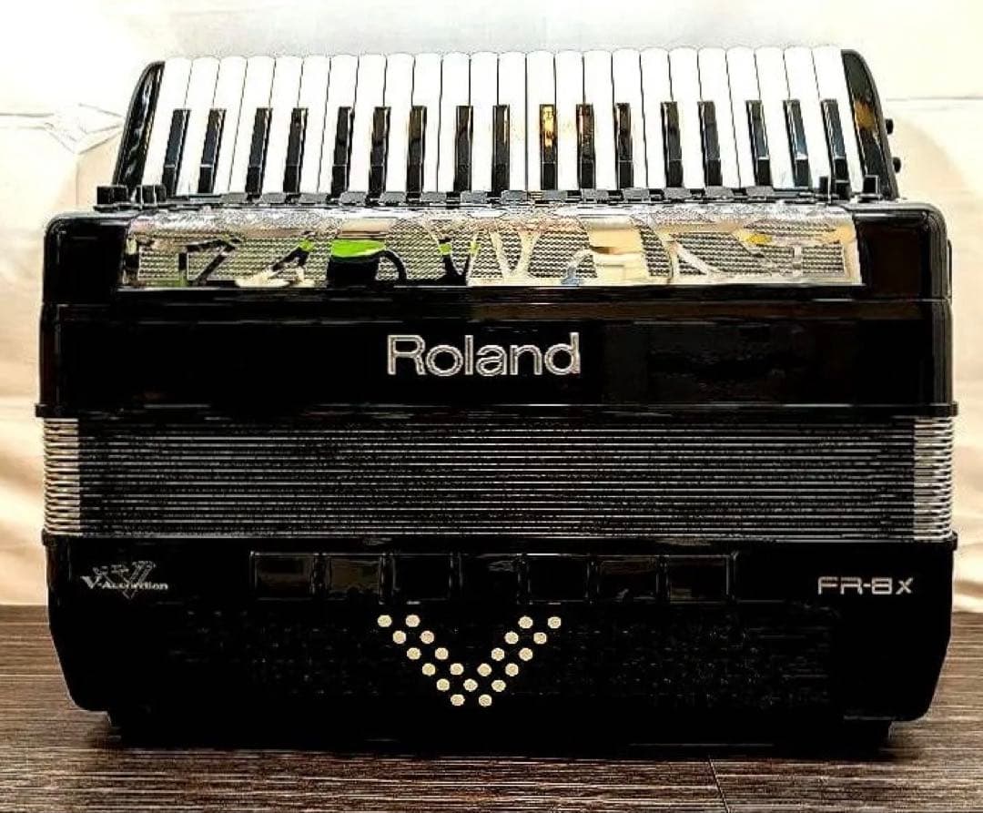 Roland Accordions V-Accordion Fr-8X 1