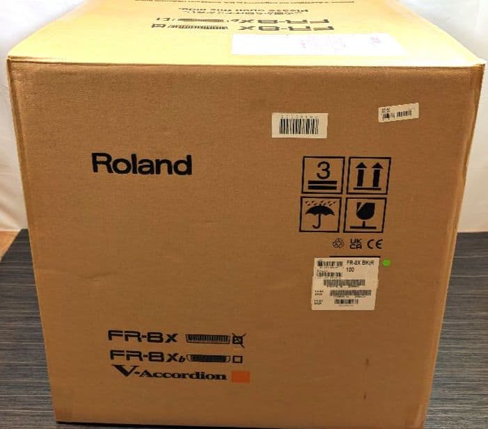 Roland Accordions V-Accordion Fr-8X 1