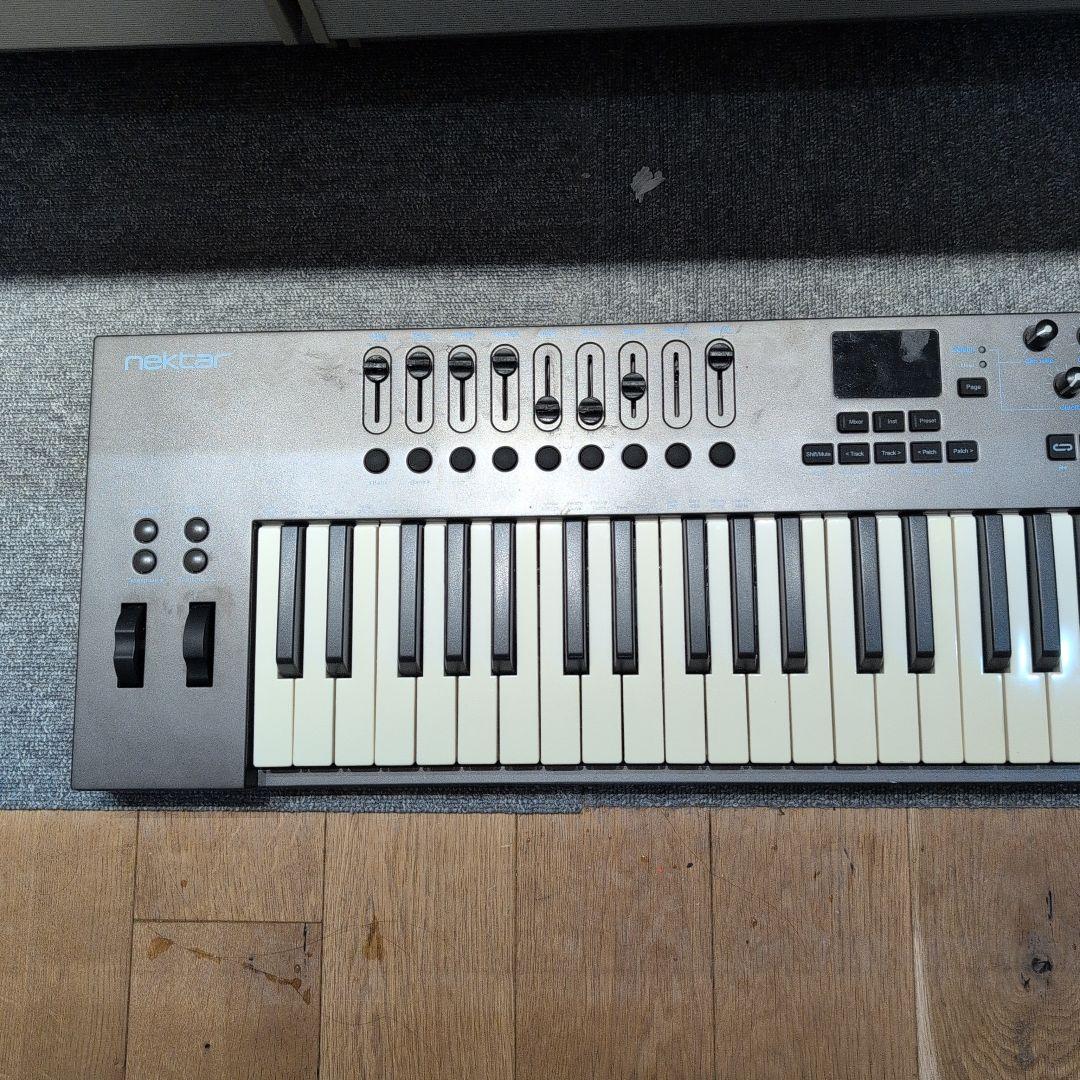 Midi Keyboard Pad Nektar Impact Lx61+