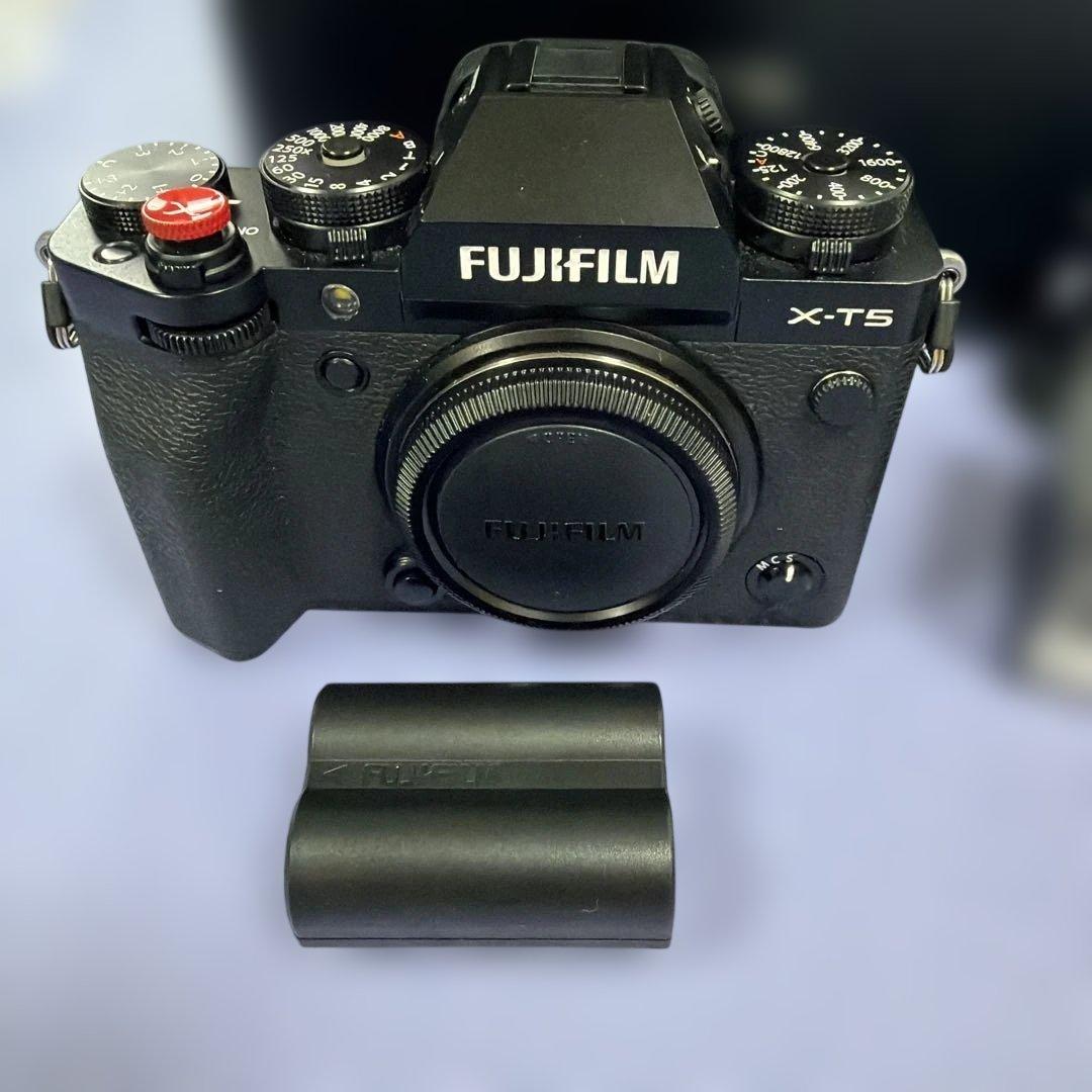 Fujifilm Mirrorless Interchangeable Lens Cameras X-T5