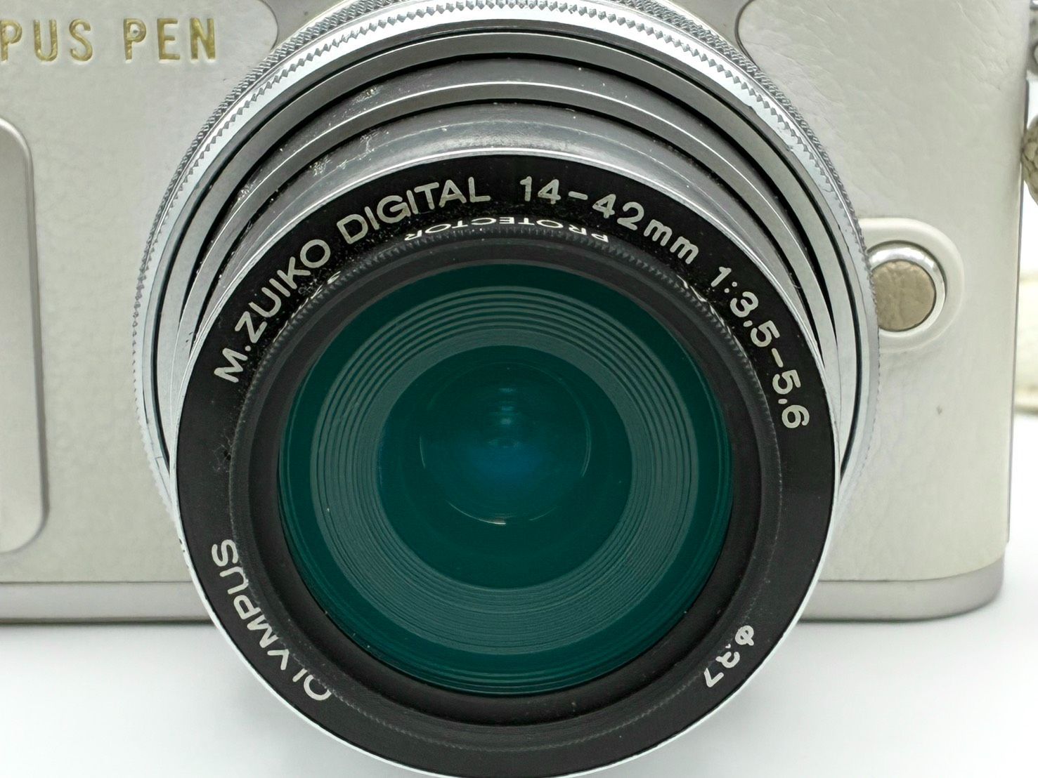 Olympus Mirrorless Interchangeable Lips 4731 Pen E-Pl8 M.Zuiko Digital 14-42Mm