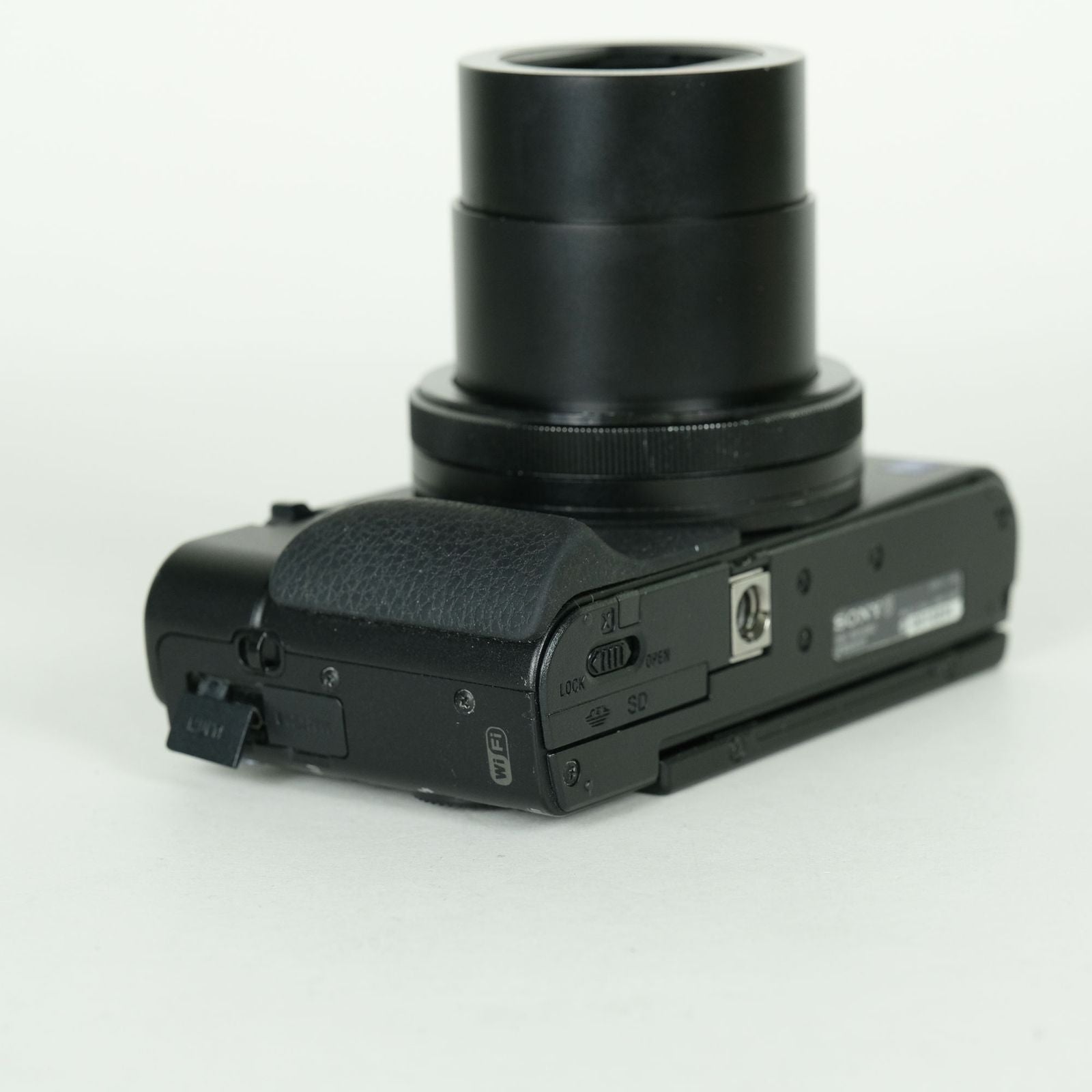 Sony Compact Digital Camera Cyber-Shot Dsc-Rx100M3