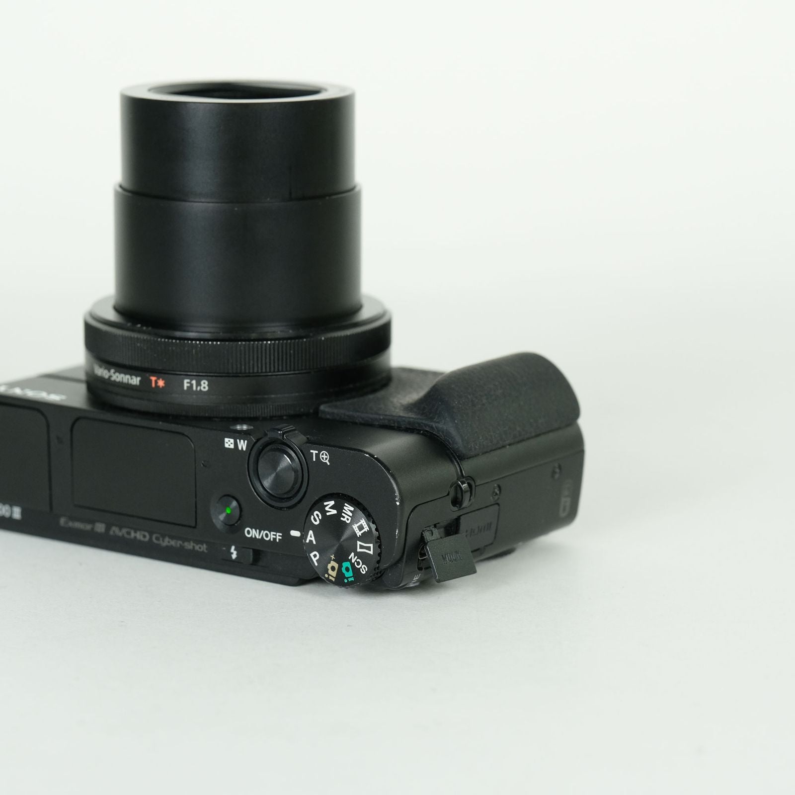 Sony Compact Digital Camera Cyber-Shot Dsc-Rx100M3
