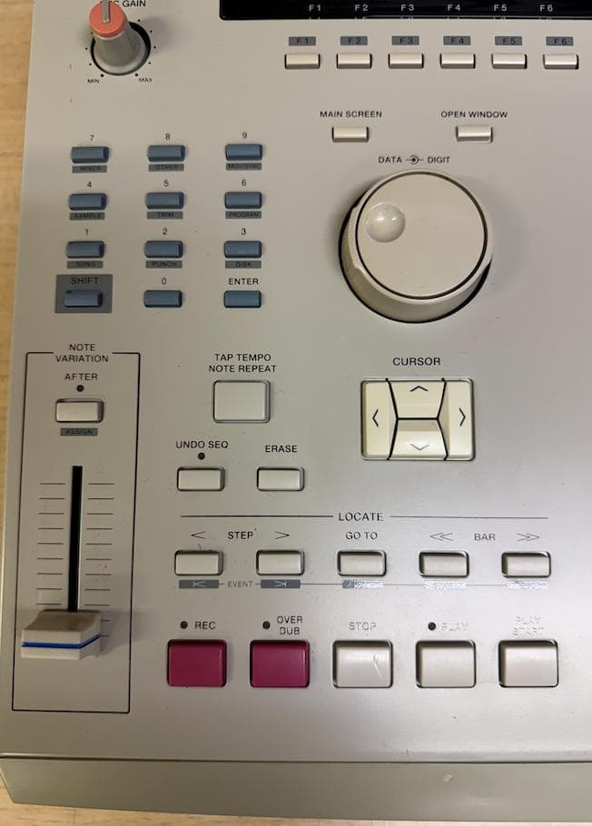 Akai Professional Multitrack Recorders Mpc2000 Midi