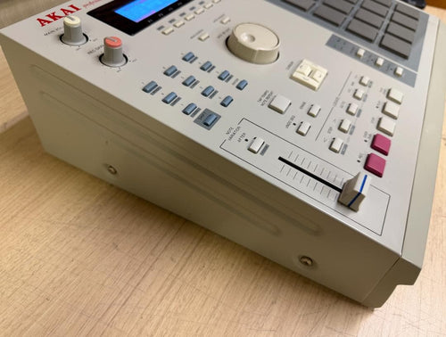 Akai Professional Multitrack Recorders Mpc2000 Midi