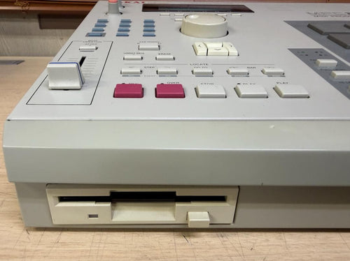 Akai Professional Multitrack Recorders Mpc2000 Midi