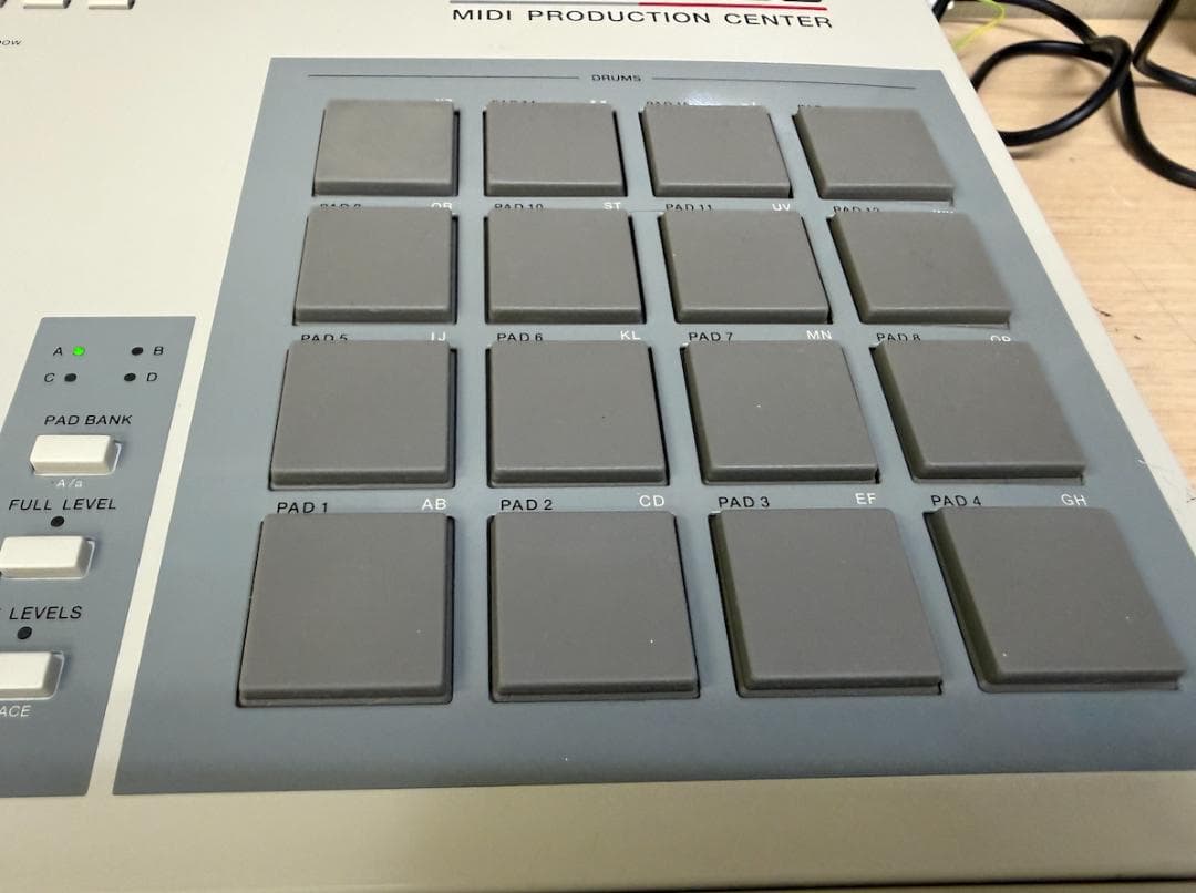 Akai Professional Multitrack Recorders Mpc2000 Midi