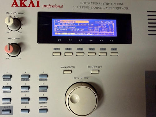 Akai Professional Multitrack Recorders Mpc2000 Midi