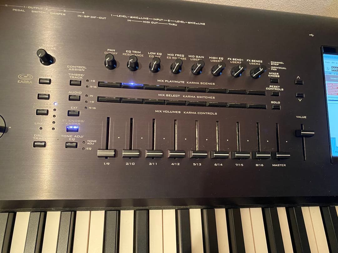 Keyboard Instruments Korg Kronos 73