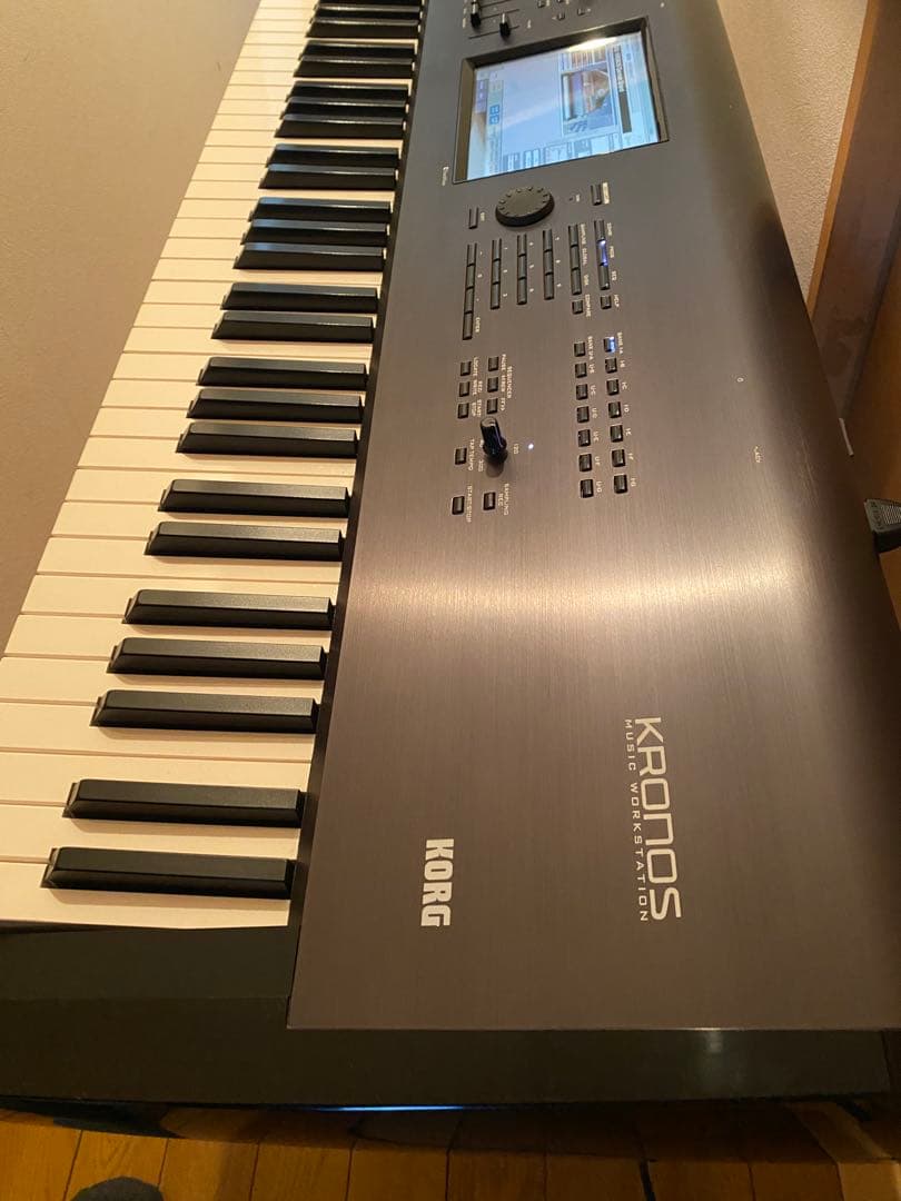 Keyboard Instruments Korg Kronos 73