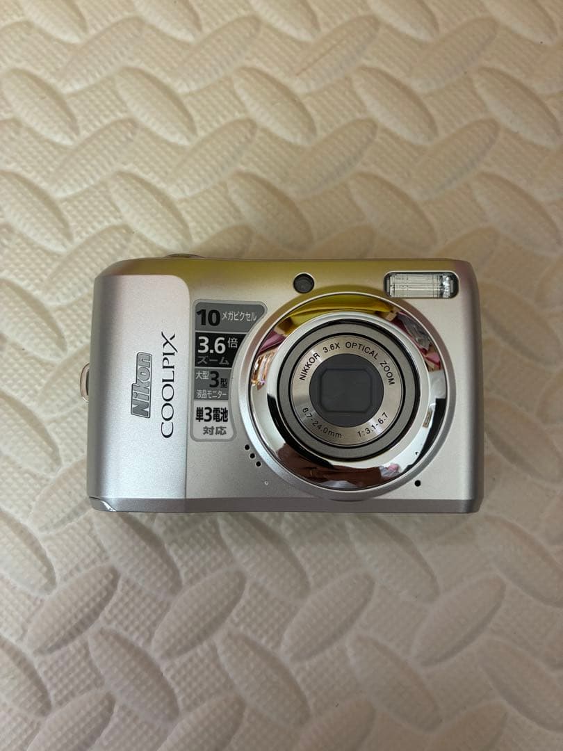 Compact Digital Camera Nikon& Coolpix L20