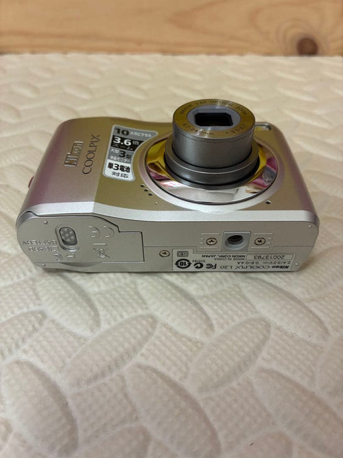 Compact Digital Camera Nikon& Coolpix L20