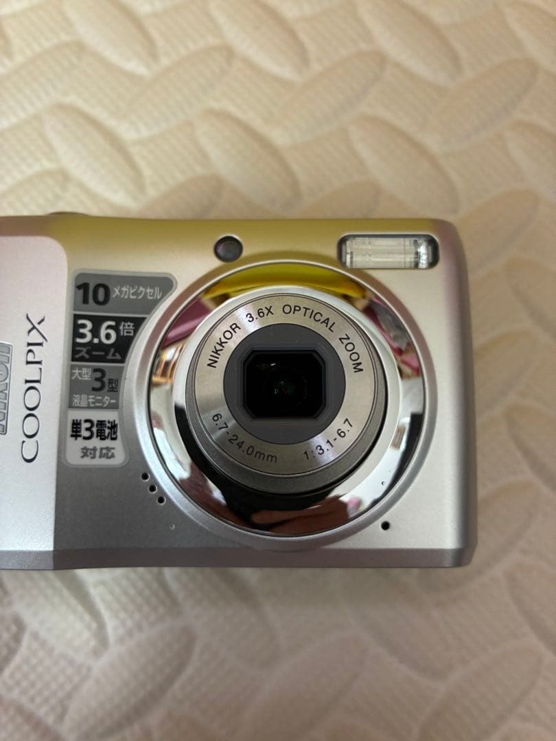 Compact Digital Camera Nikon& Coolpix L20
